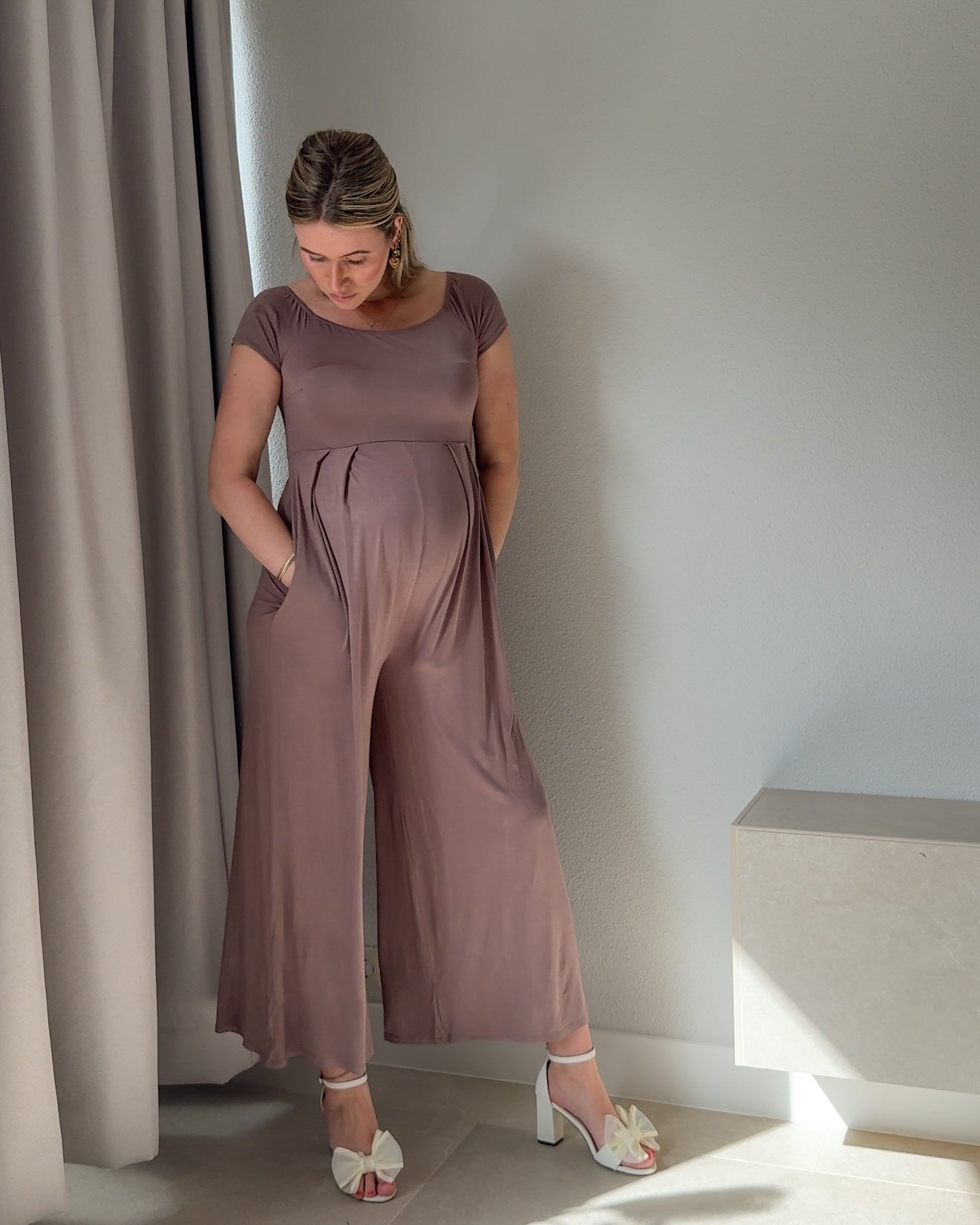 Off-Shoulder Zwangerschaps- & Postpartum Jumpsuit