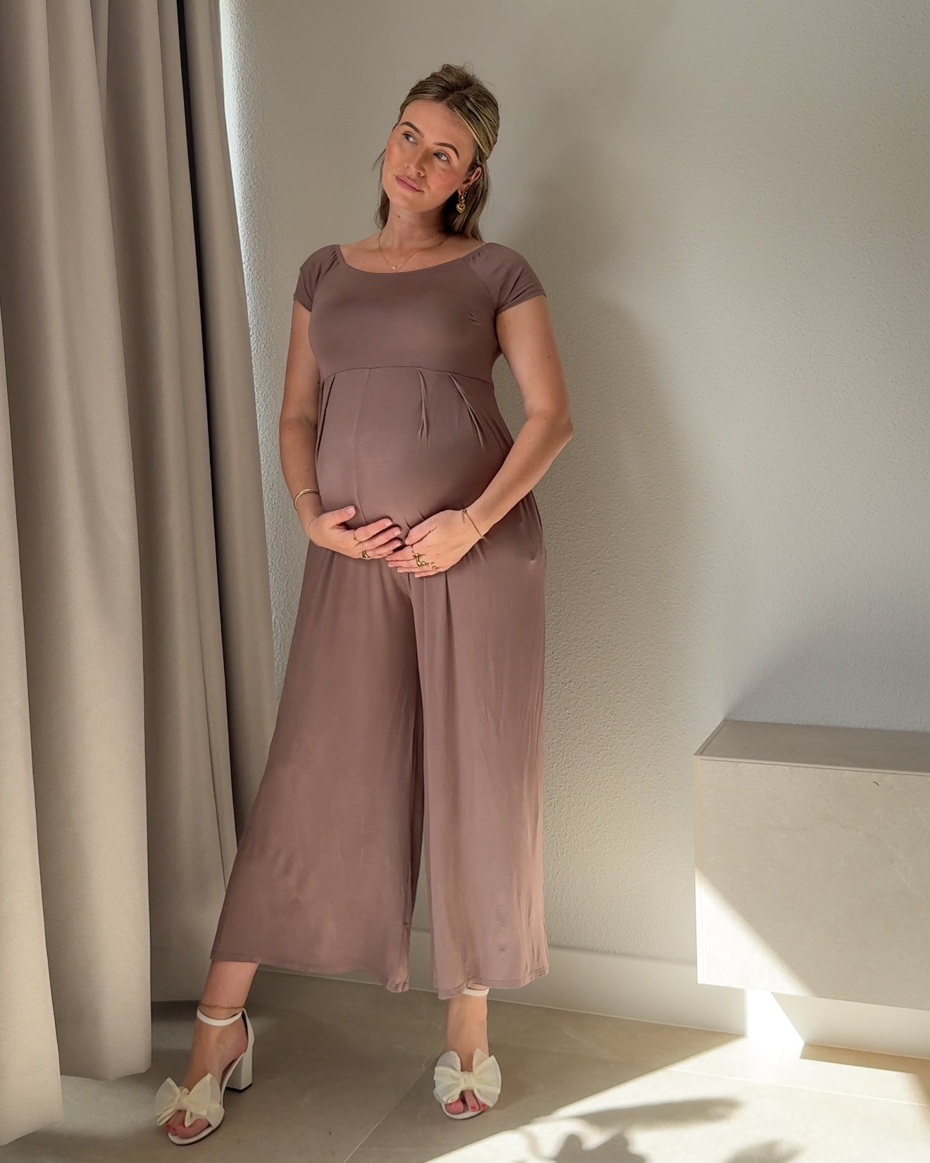 Off-Shoulder Zwangerschaps- & Postpartum Jumpsuit