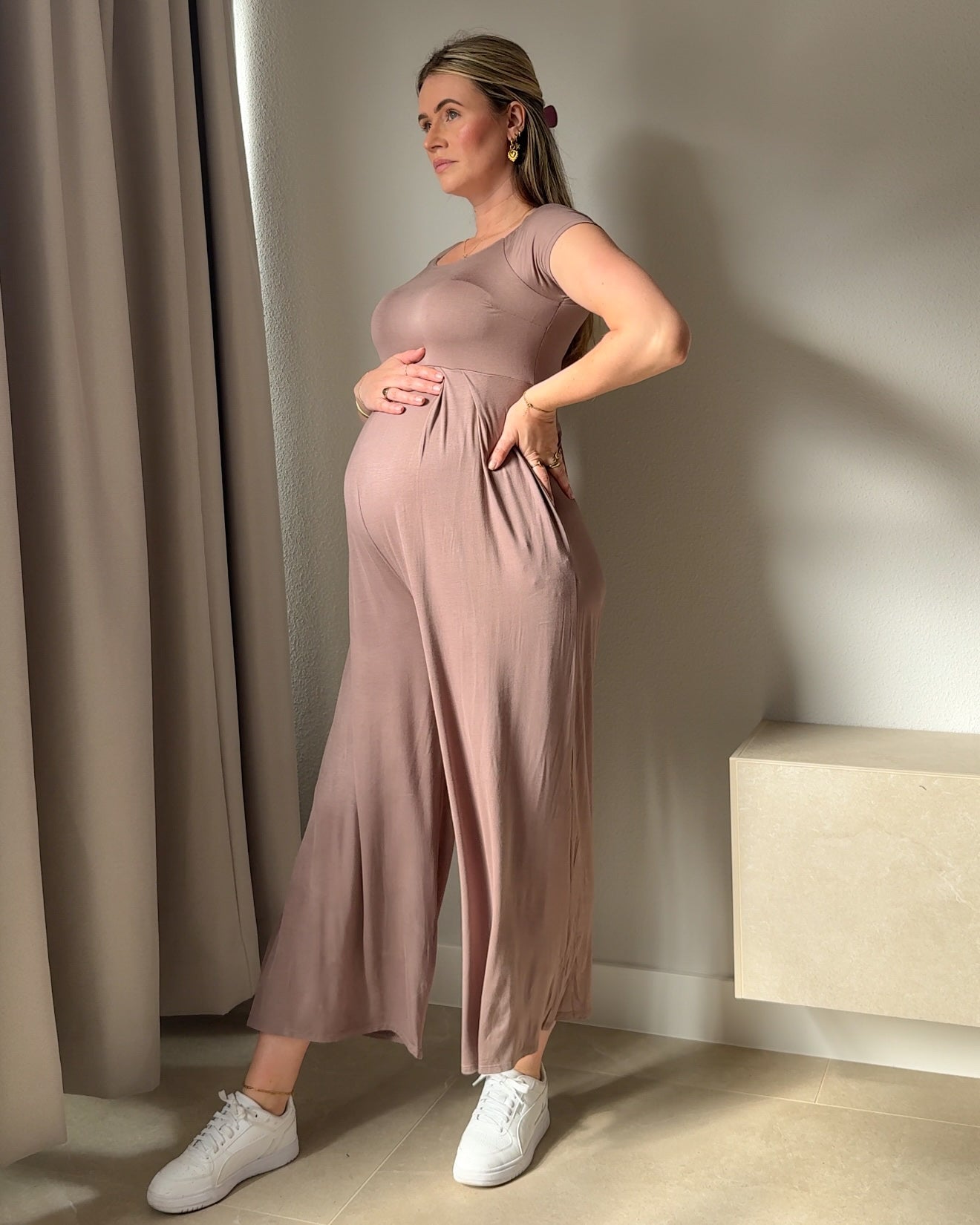 Off-Shoulder Zwangerschaps- & Postpartum Jumpsuit